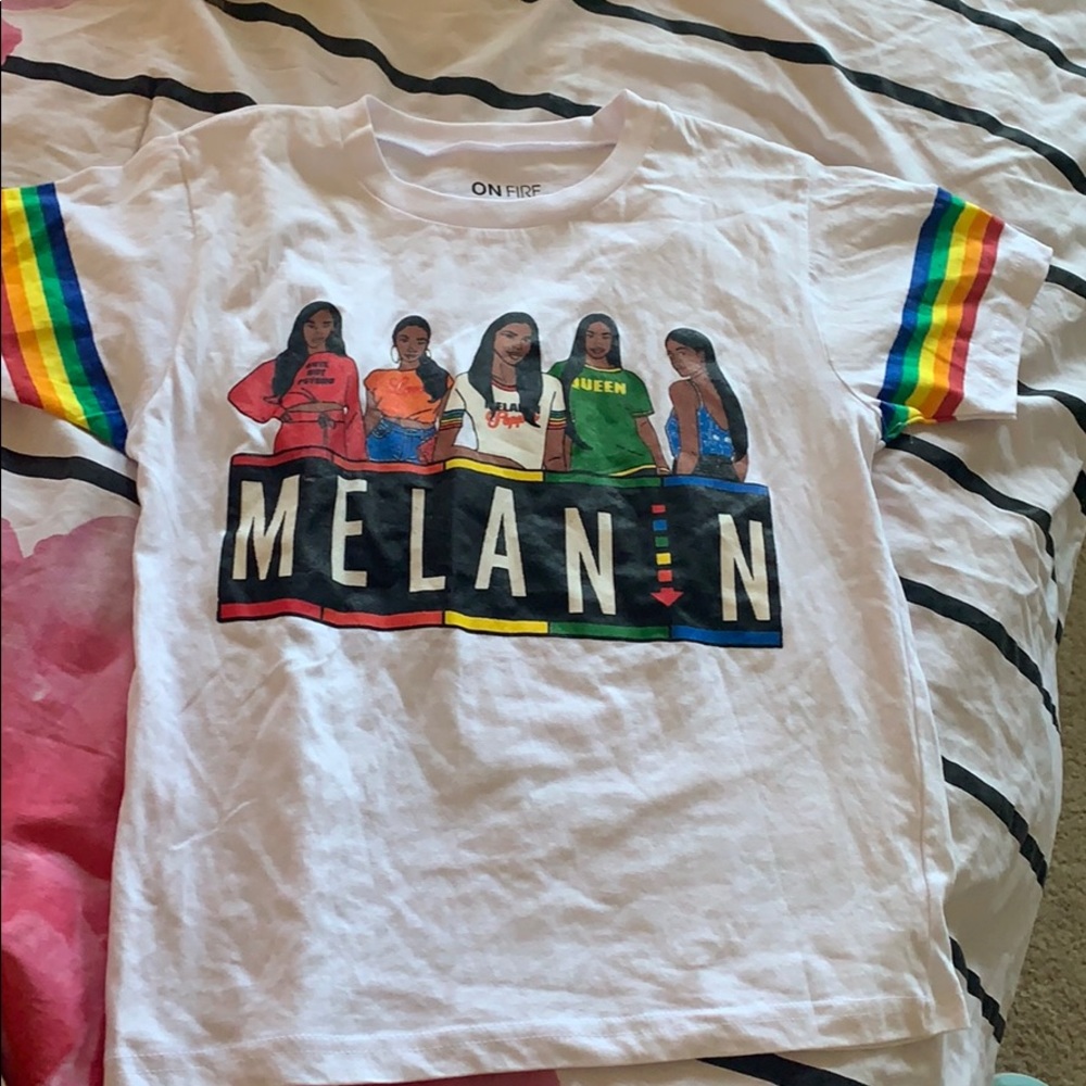 WHITE MELANIN TEE